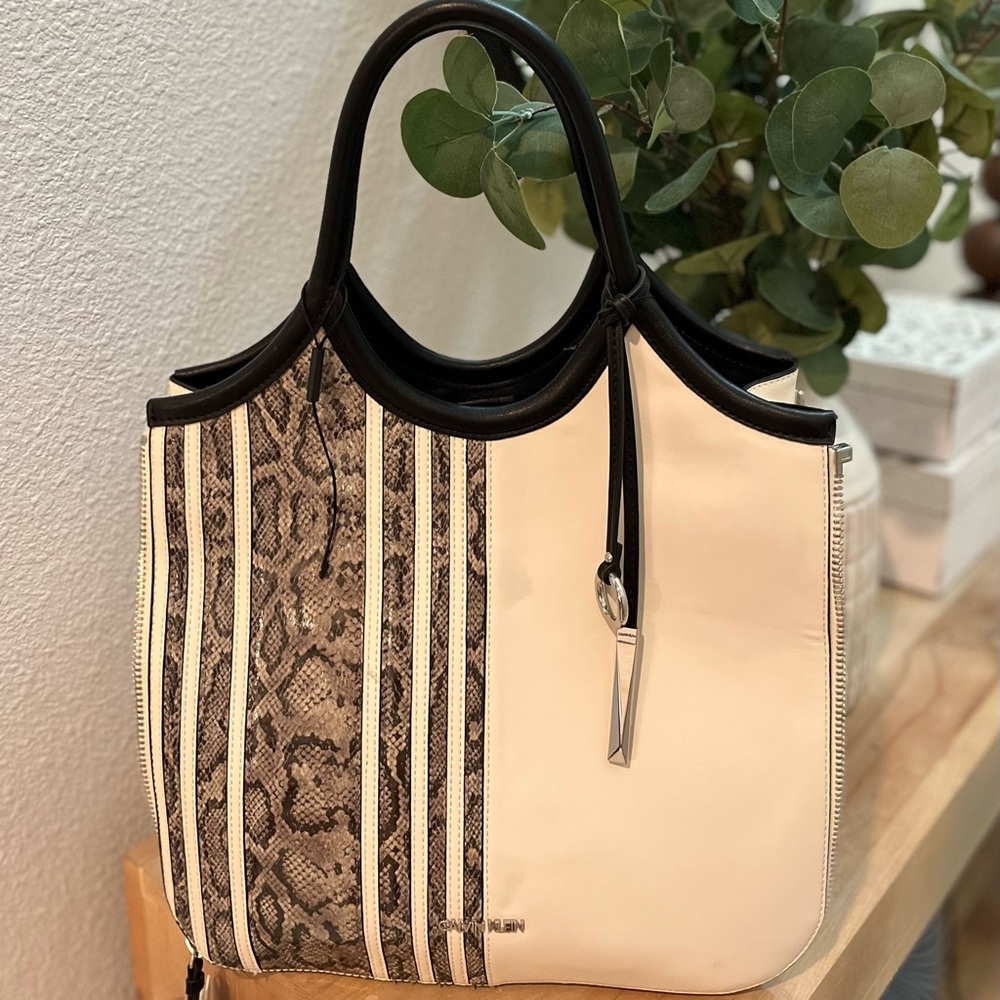 Calvin Klein elegant wallet